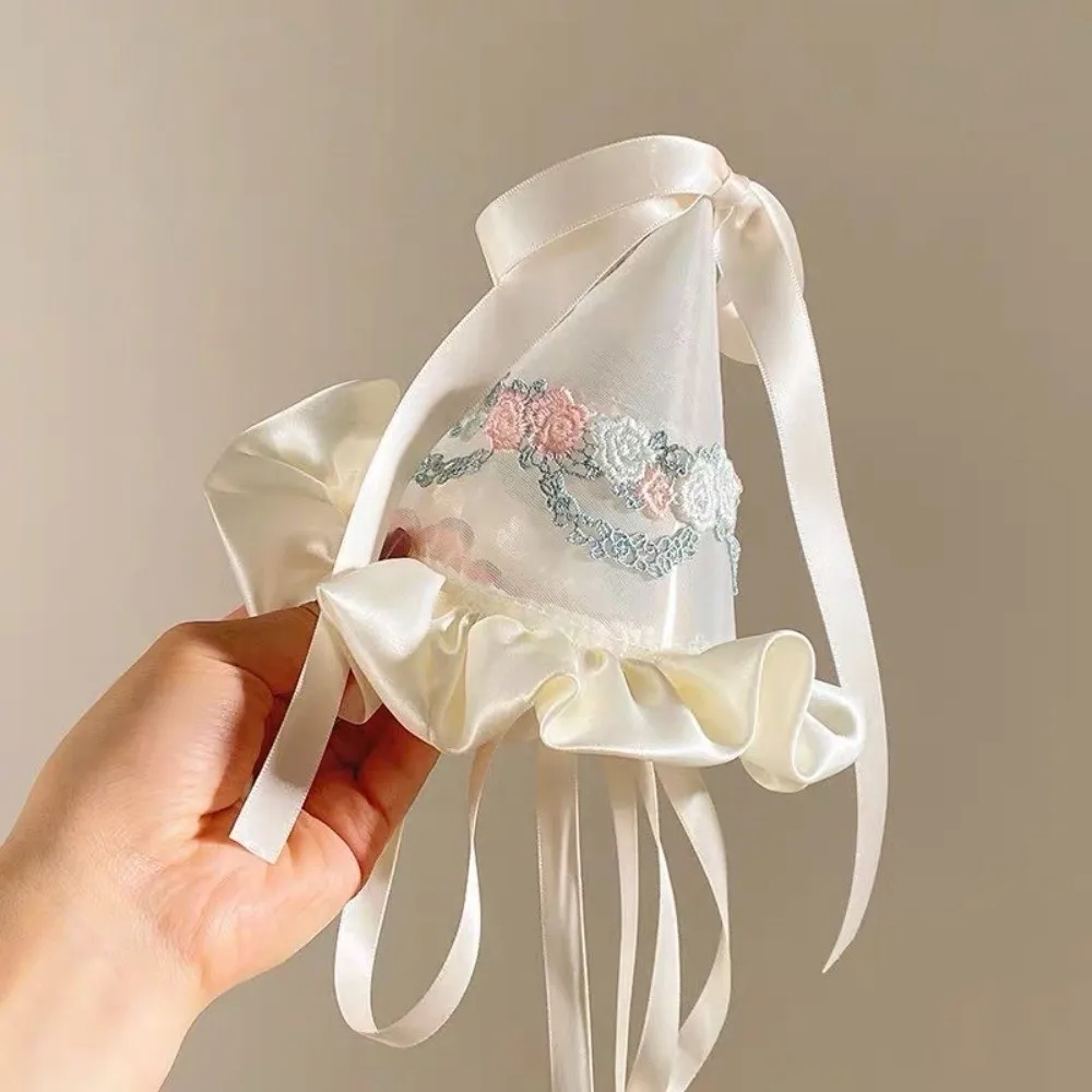 Leuke stijl geborduurde mesh v - Party Hat Cone recensie en prijs